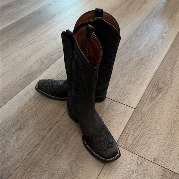 Circle G Black Heeled Boots - Picture 2 of 3